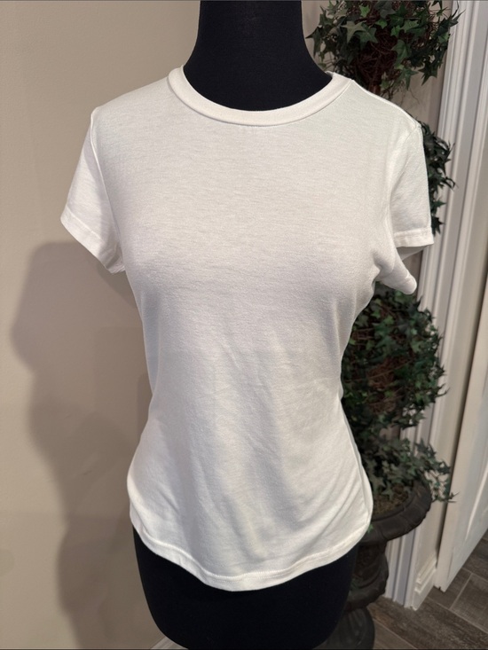 Tops - Basic White Tee shirt